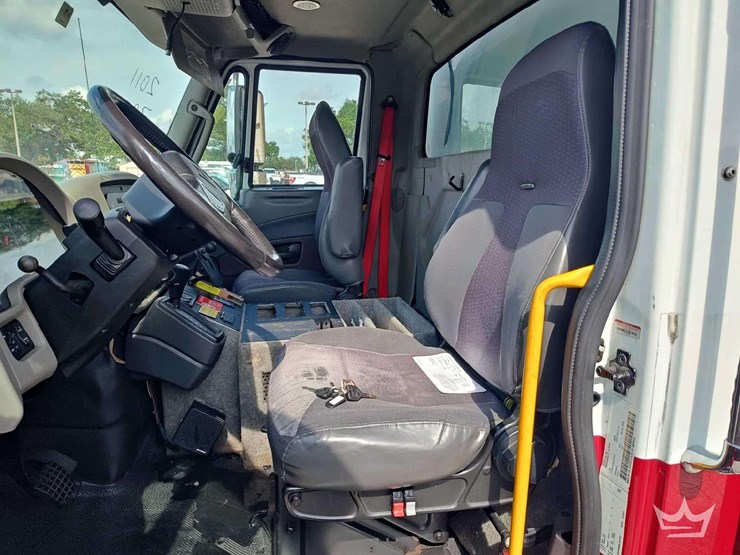 2011-international-durastar-4300-image-19
