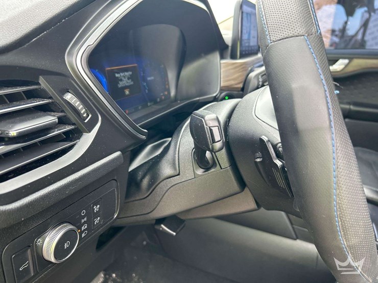 2020-ford-escape-image-16