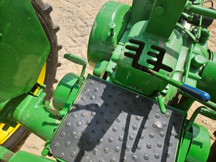 john-deere-b-image-28