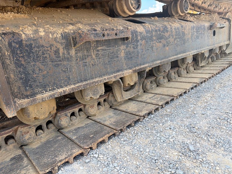 caterpillar-336gc-image-17