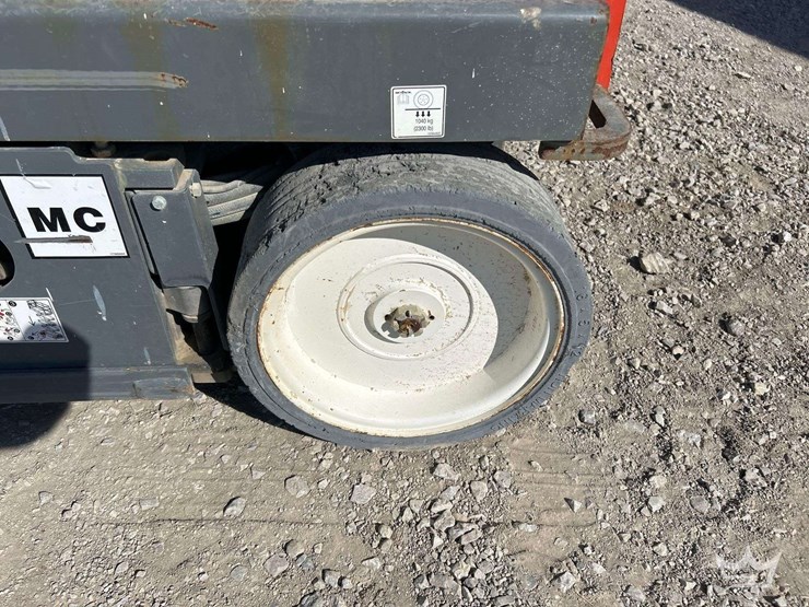 2019-skyjack-sj4632-32ft.-electric-scissor-lift-image-18