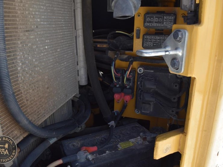 2022-caterpillar-308-cr-image-44