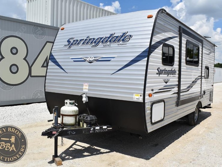 2019-keystone-rv-co-springdale-2200bh-46282-image-1