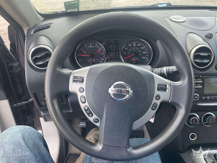 2012-nissan-rogue-image-15