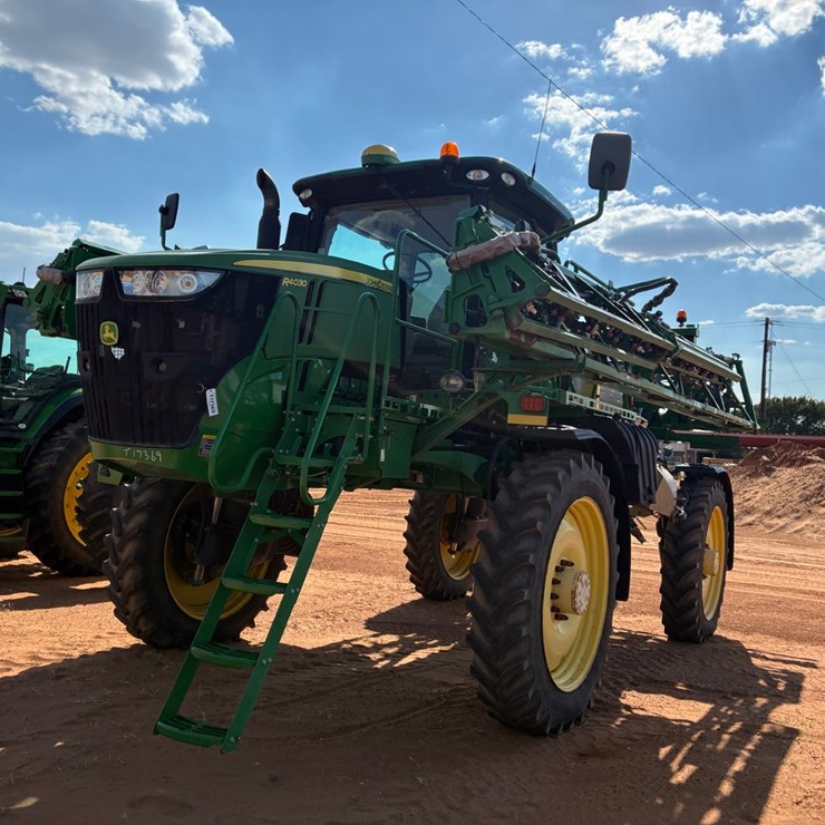 JOHN DEERE R4030