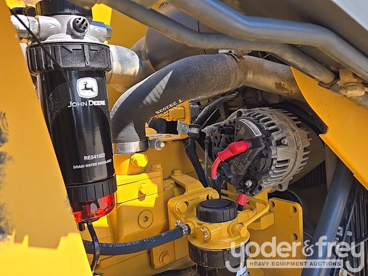 2014-deere-310k-ep-image-46