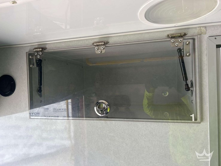 2017-ford-f550-image-30