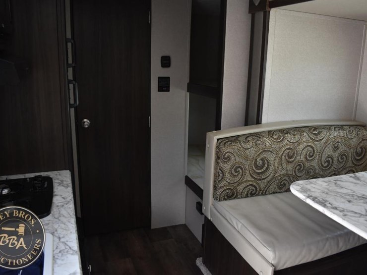 2019-keystone-rv-co-springdale-2200bh-46282-image-24