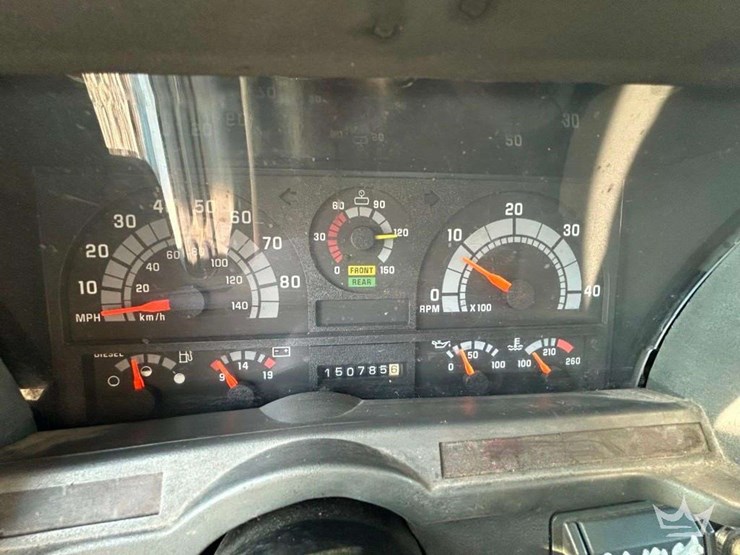 2001-gmc-7500-image-14