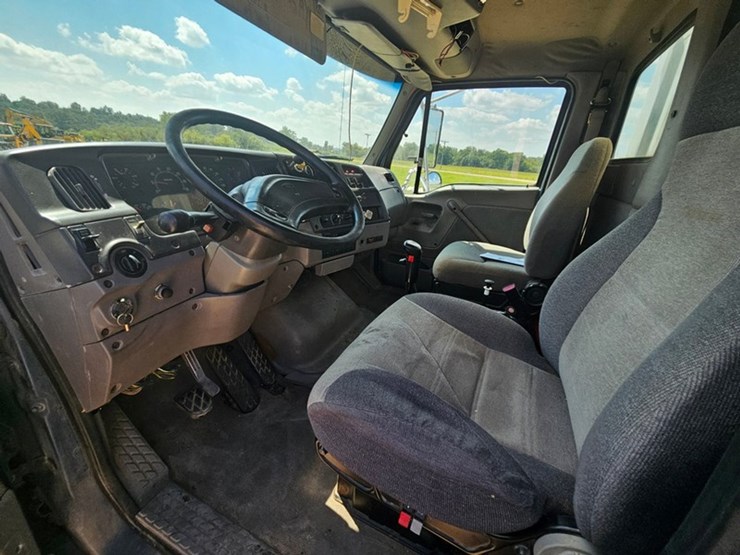 1997-ford-lt9522-image-35