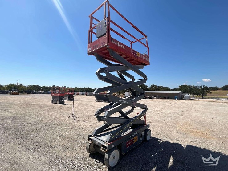 2019-skyjack-sj3226-26ft.-electric-scissor-lift-image-3