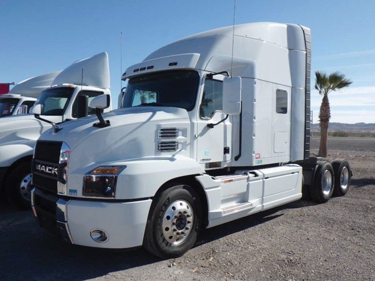 2023-mack-anthem-image-1