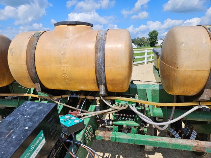 john-deere-7000-image-16