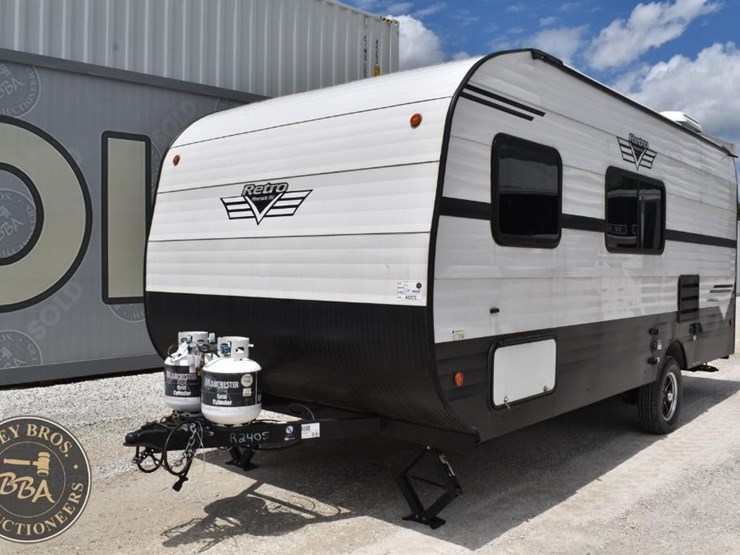 2022-riverside-rv-retro-190bh-46275-image-1