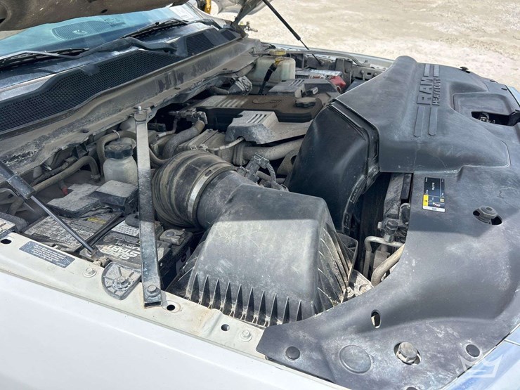 2021-ram-5500-4x4-s/a-landscape-dump-truck-image-10