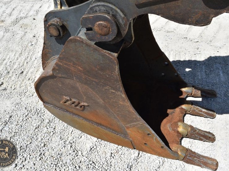2014-deere-135g-image-37