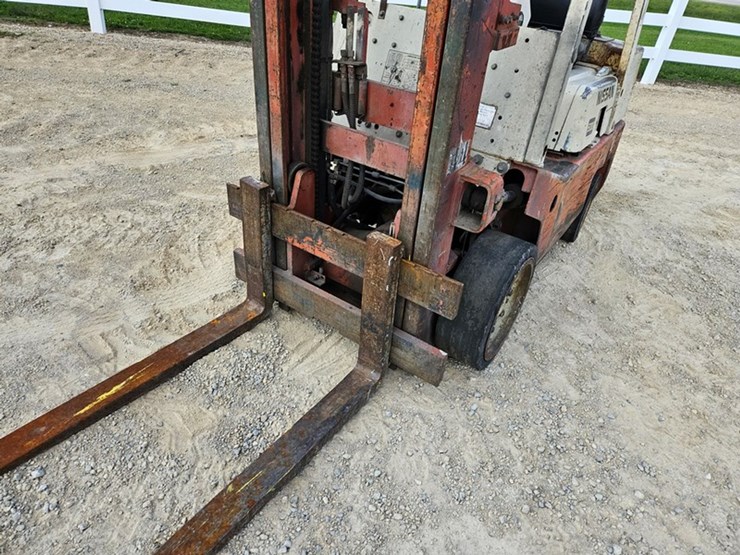 #38-•-nissan-5000-single-stage-fork-lift-image-9