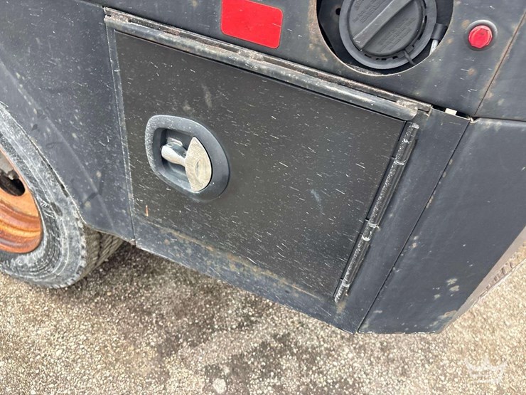 2016-utility-flatbed-image-15