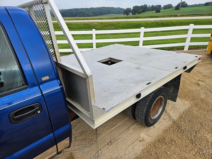 2004-chevrolet-3500-image-9
