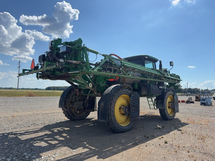 2016-john-deere-r4038-image-3