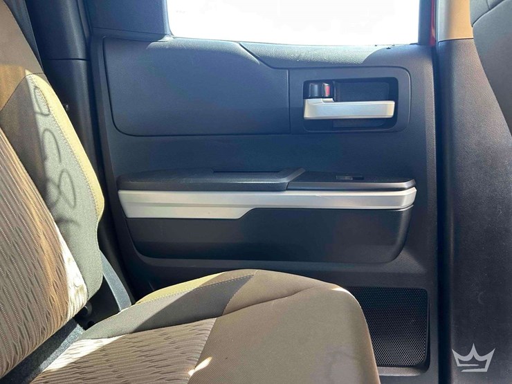 2016-toyota-tundra-image-22