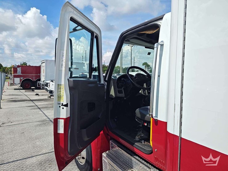 2011-international-durastar-4300-image-16