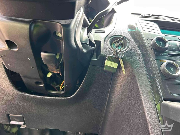 2016-ford-explorer-image-15
