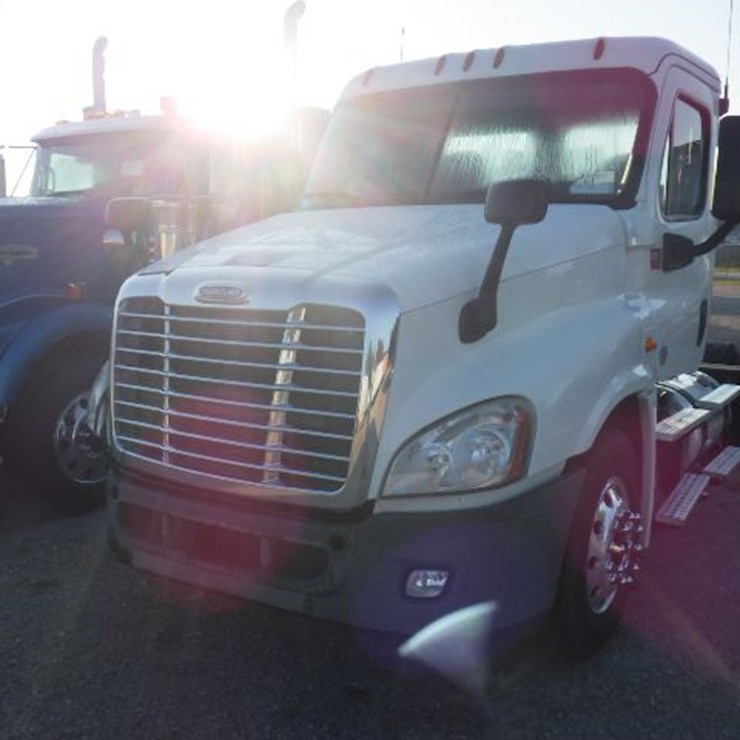 2017 FREIGHTLINER CASCADIA 125