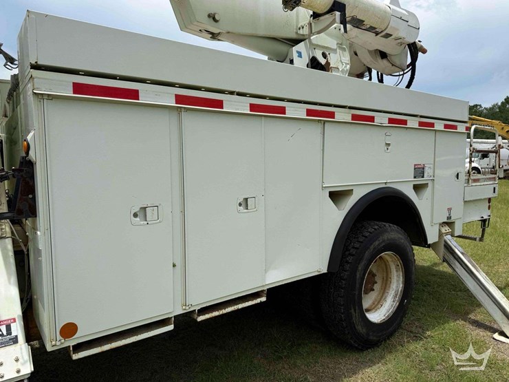2009-international-durastar-4400-image-46