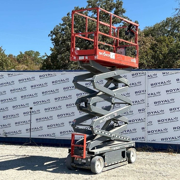 2021 SkyJack SJ3226 26ft. Electric Scissor Lift