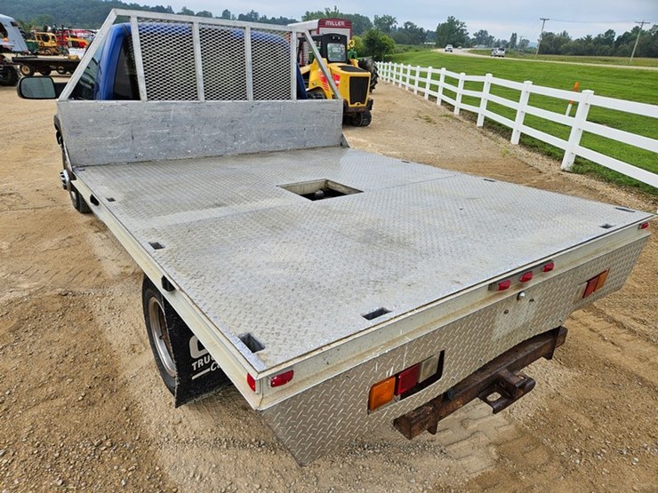 2004-chevrolet-3500-image-15