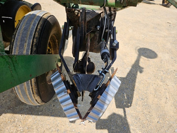 john-deere-7000-image-33