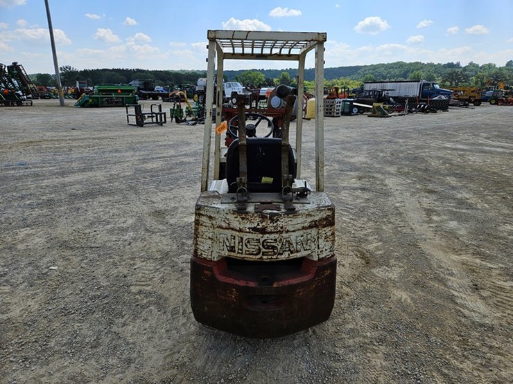 #38-•-nissan-5000-single-stage-fork-lift-image-4