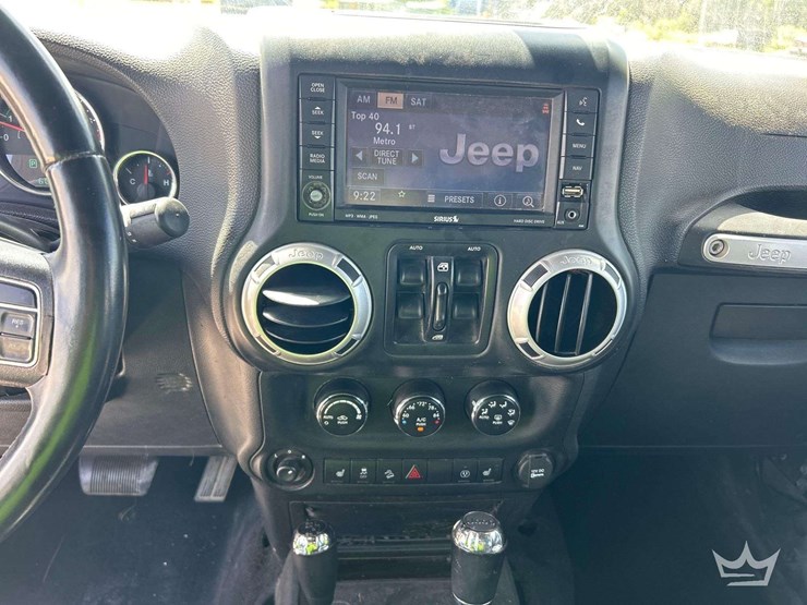2014-jeep-wrangler-image-19