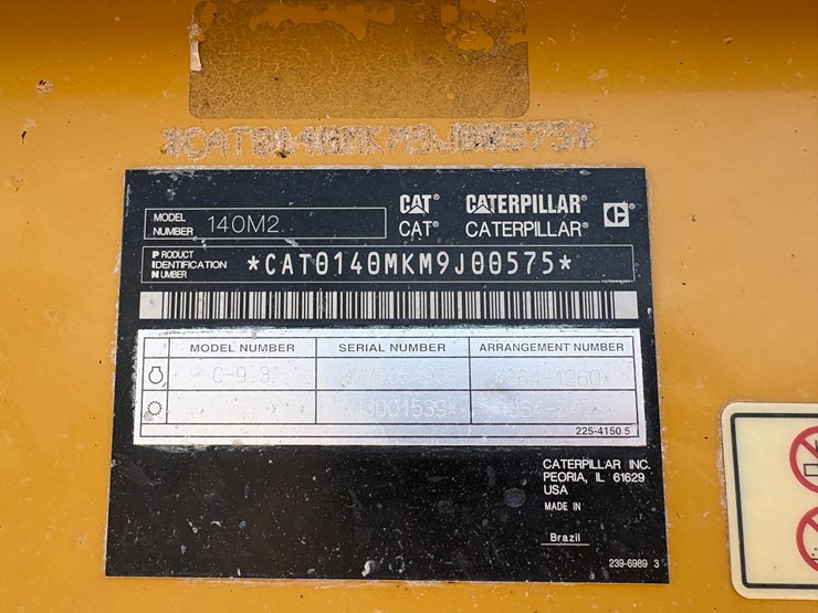 caterpillar-140m2-awd-image-8