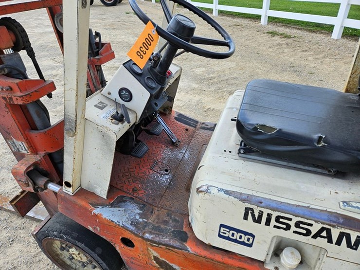 #38-•-nissan-5000-single-stage-fork-lift-image-18