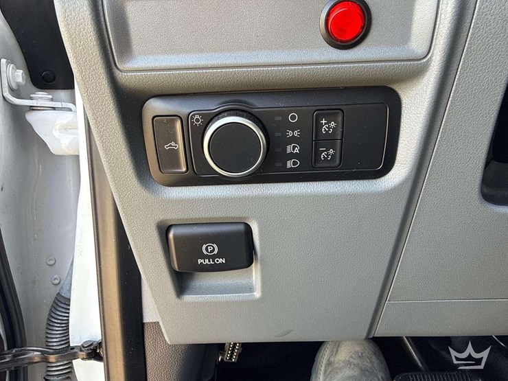 2021-ford-f150-image-24