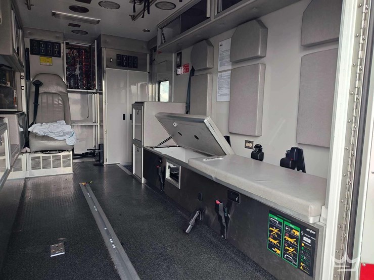 2011-international-durastar-4300-image-40