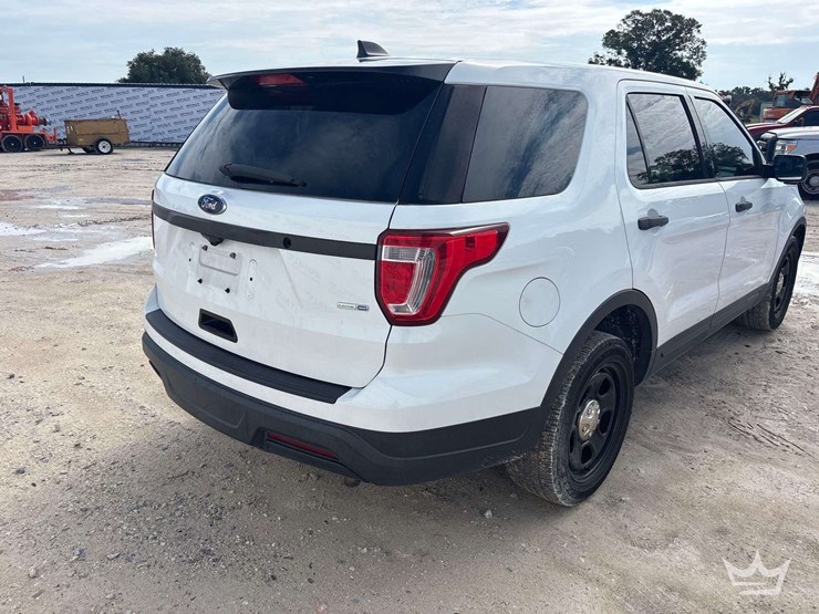 2018-ford-explorer-image-4