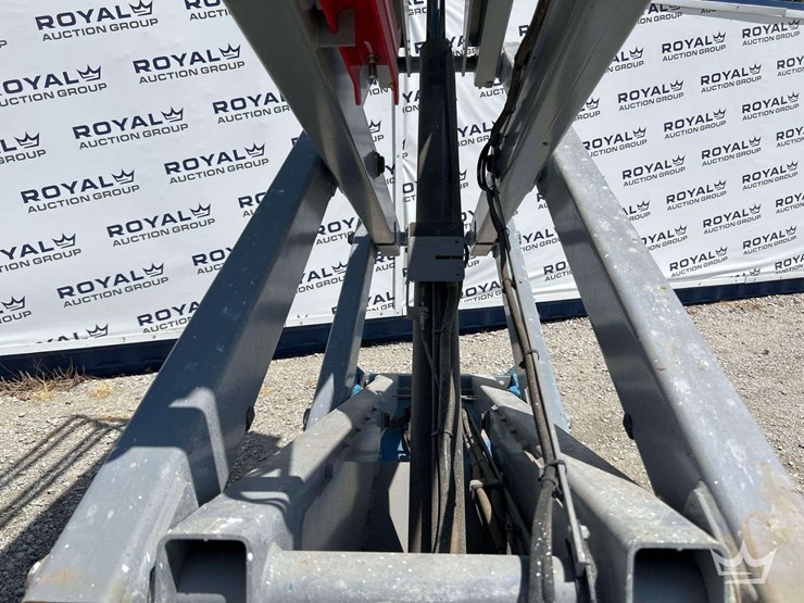 genie-scissor-lift-image-10