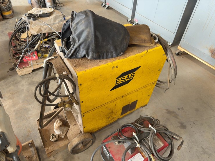 esab-migmaster-250-mig-welder-image-3