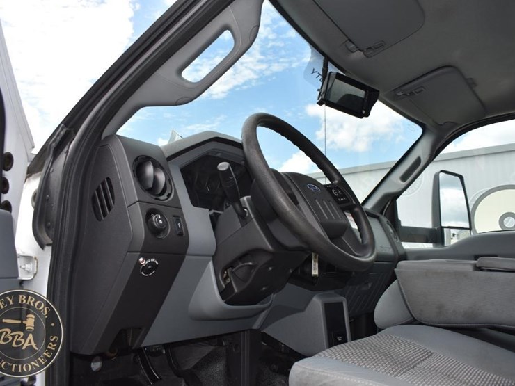 2020-ford-f650-image-24