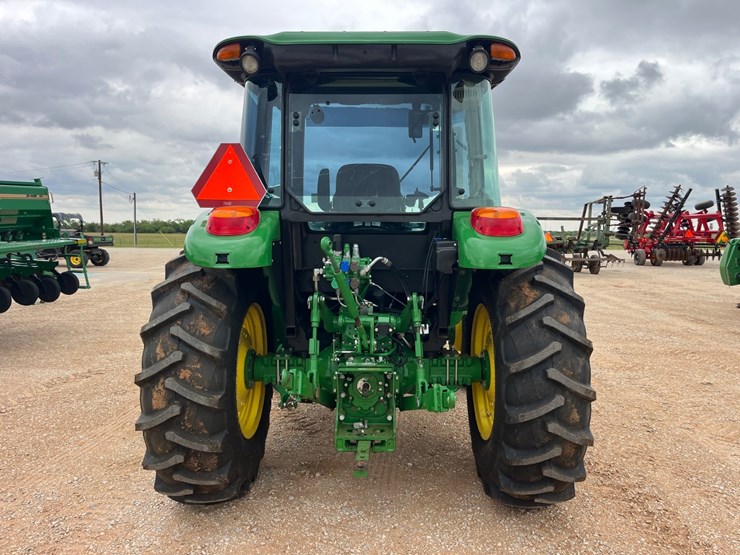2022-john-deere-5100e-image-10