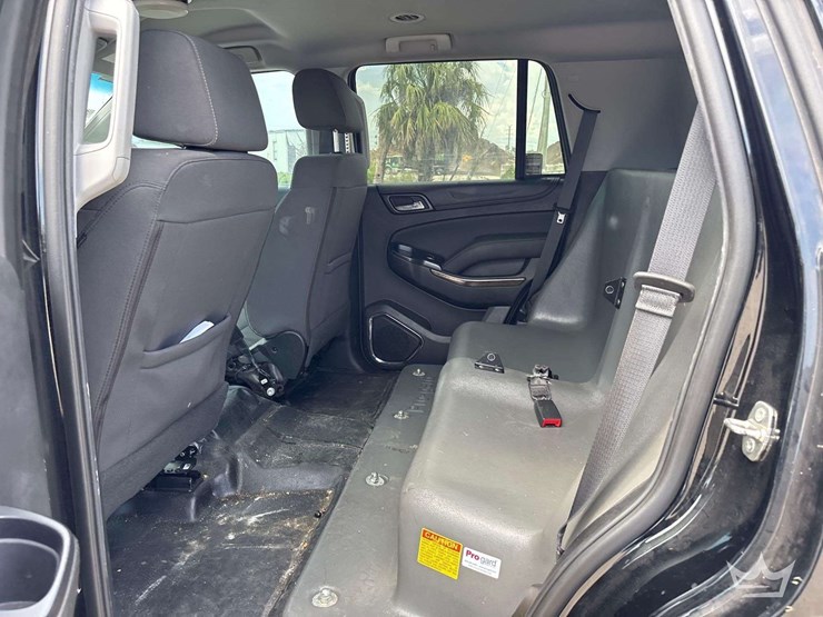 2018-chevrolet-tahoe-image-19