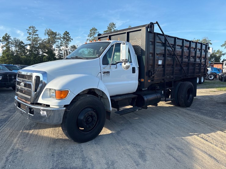 2007-ford-f750-image-1