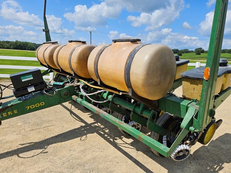 john-deere-7000-image-22