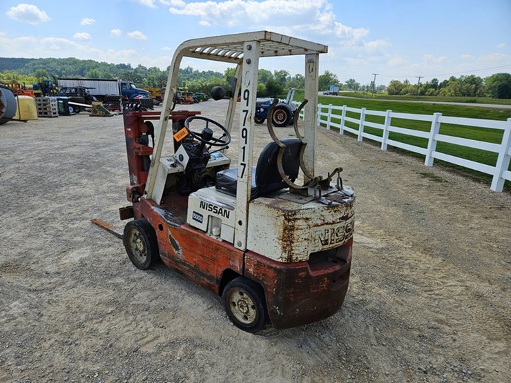 #38-•-nissan-5000-single-stage-fork-lift-image-3