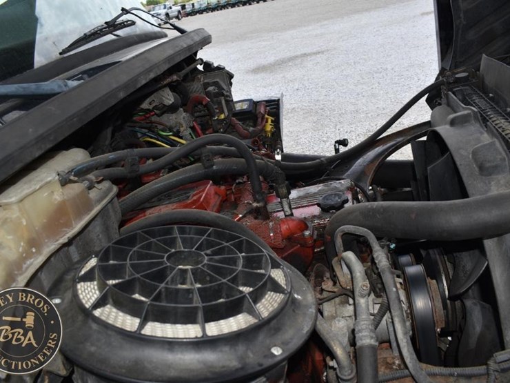 2015-freightliner-business-class-m2-106-image-30