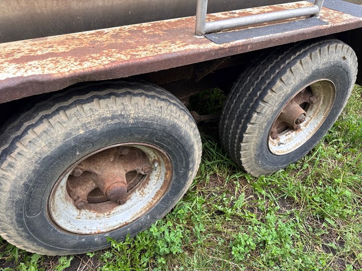 #664-•-500-gallon-water-tank-trailer-image-6
