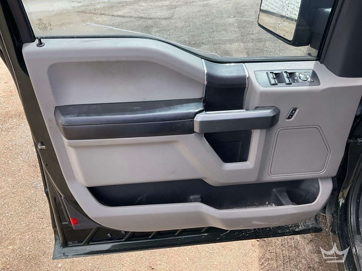 2017-ford-f150-image-11